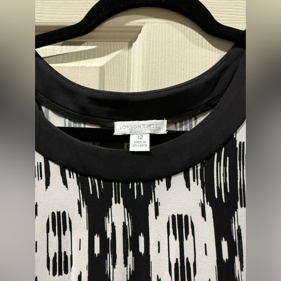 London Times Monochrome Abstract Dress - Picture 2 of 7